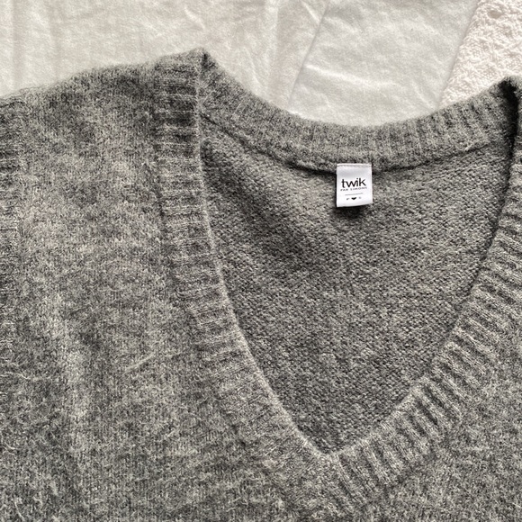 Sweater vest - Picture 2 of 2